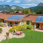 Almdorf Tirol ホリデーパーク 3*