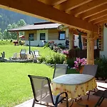 Almdorf Tirol ホリデーパーク 3*