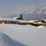 Almdorf Tirol ホリデーパーク ハルデンゼー