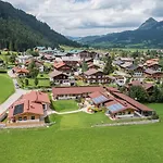 ホリデーパーク Almdorf Tirol ハルデンゼー