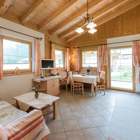 Kompleks wypoczynkowy Almdorf Tirol 3*