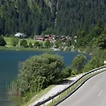 Almdorf Tirol 홀리데이파크 할덴시