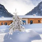 Almdorf Tirol 홀리데이파크 할덴시