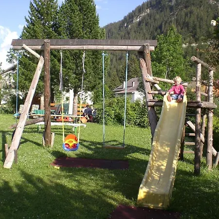 埃尔姆多尔蒂罗尔假日公园 3*