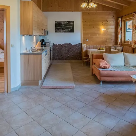 Kompleks wypoczynkowy Almdorf Tirol 3*
